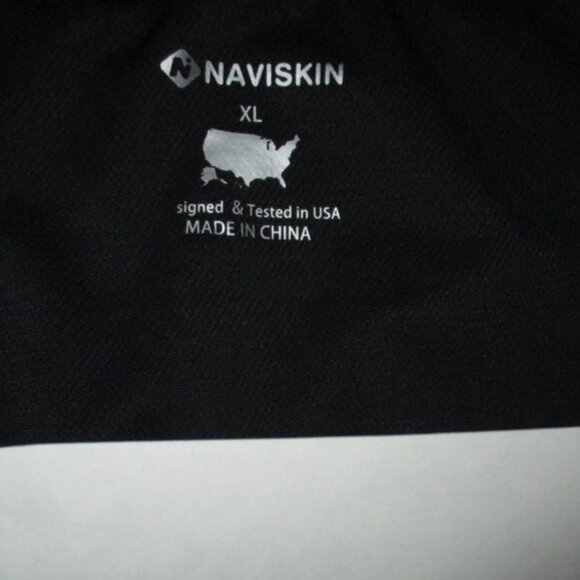 NAVISKIN Black Fitted Padded Capri Cycle Pants - Picture 3 of 10